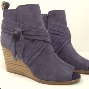 LUCKY BRAND Udom peep toe ankle boots NAVY BLUE 9.5